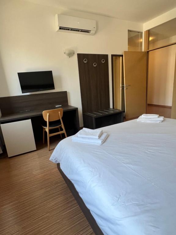 3 Venice rooms Hotel,Piazza Ferretto, M9 Museum, Duomo,Teatro Toniolo, Airport, Wi Fi, Central City, Family, Group Friends - 4