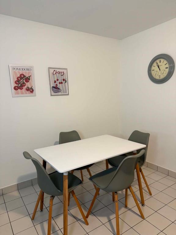 Central & Cozy Flat in Angers - 5