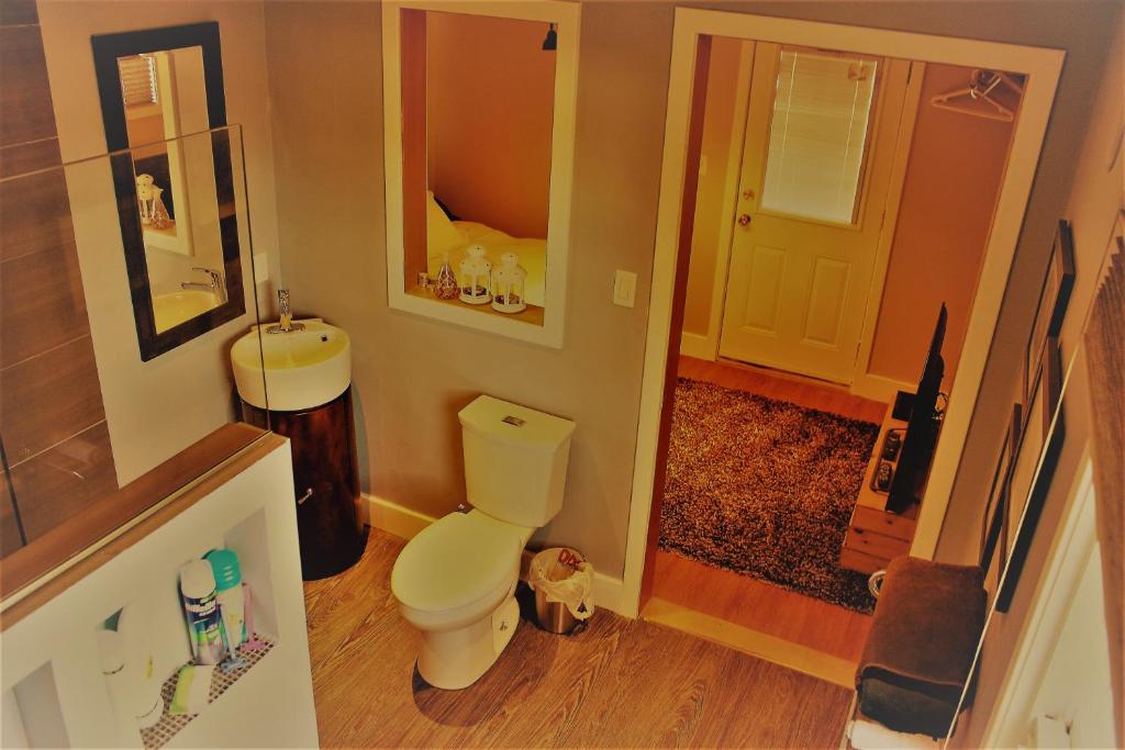 Huckleberry Cottage photo
