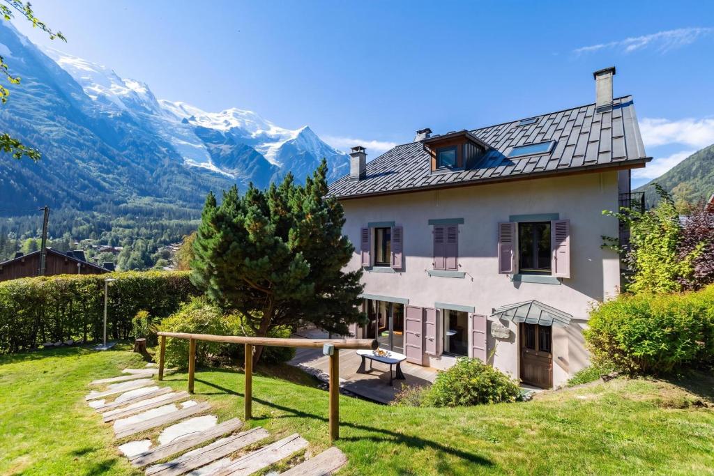 Chez Roberto Chamonix 3BR Duplex with Sauna & Garden - Happy Rentals - 1