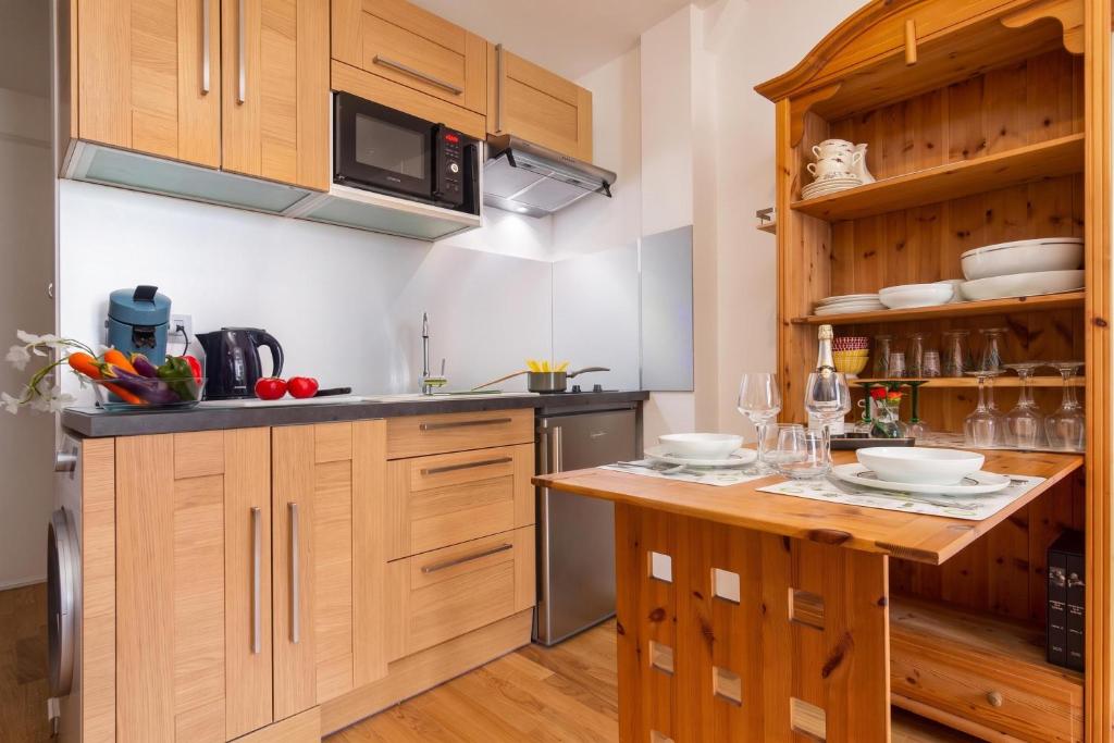 Apt Paccard305 Central Chamonix Studio, near Brevent lift for 2 - Happy Rentals - 4