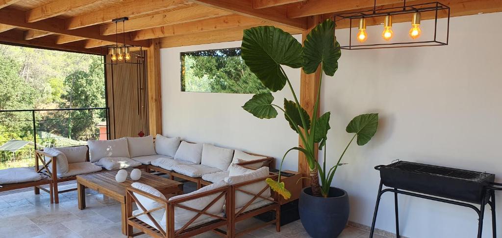 Bas de Villa, piscine balinaise, vue sur les montagnes - 2