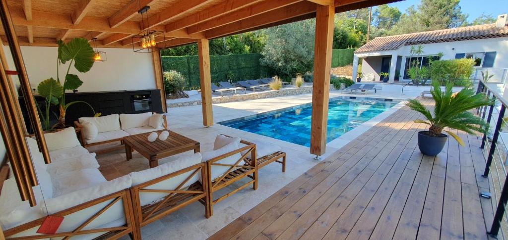 Bas de Villa, piscine balinaise, vue sur les montagnes - 1
