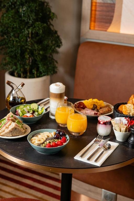 AC Hotel Paris Porte Maillot by Marriott - 2
