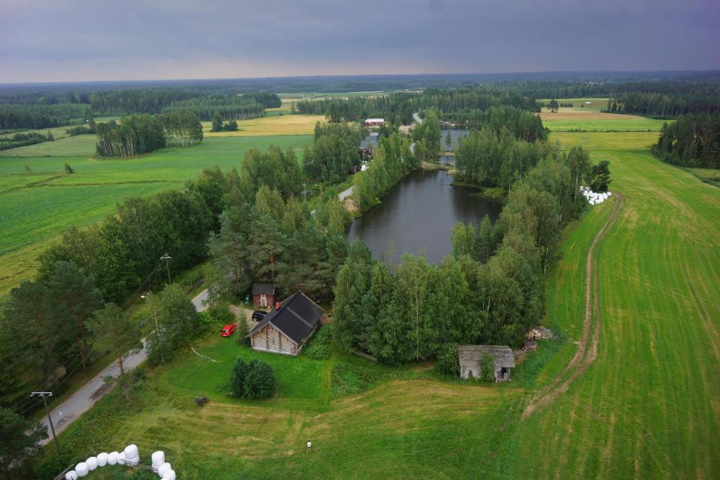 Maatilamatkailu Perakangas — Hotel in Lapua