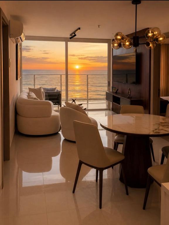 12th Floor Oceanfront Condo -Grand Bay Manta - 1