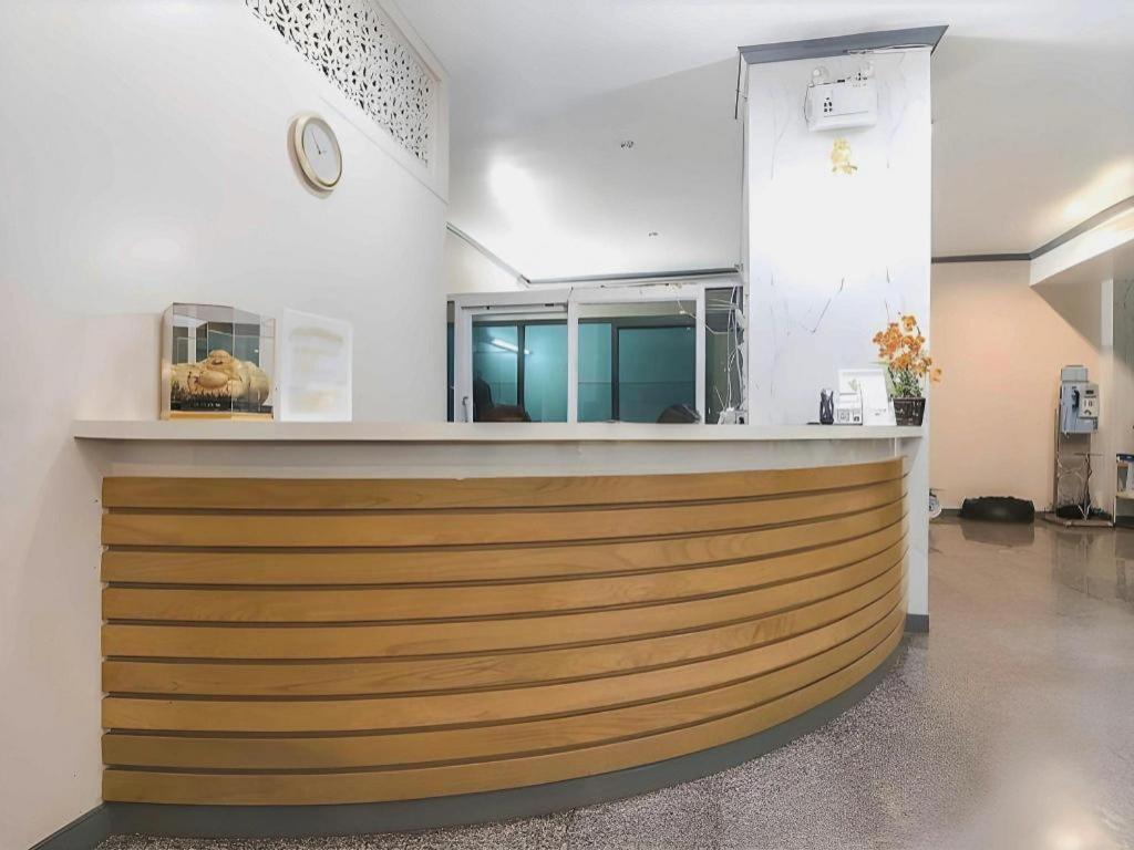 J Two S Pratunam Hotel