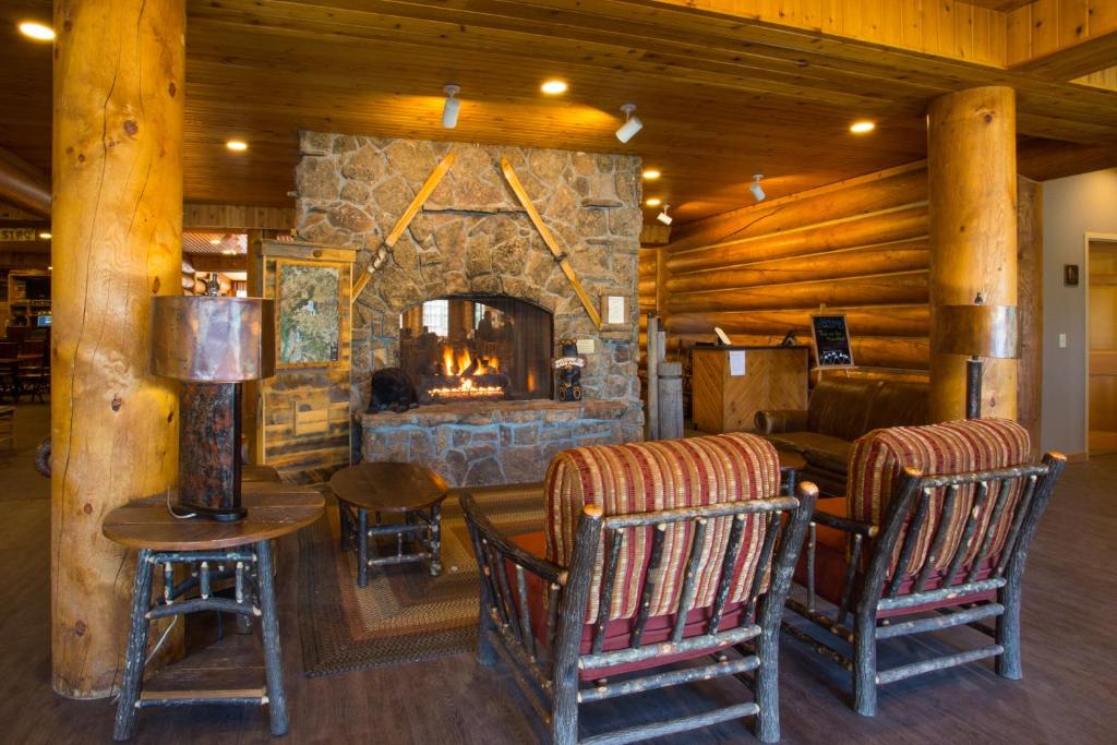 Headwaters Lodge & Cabins at Flagg Ranch photo