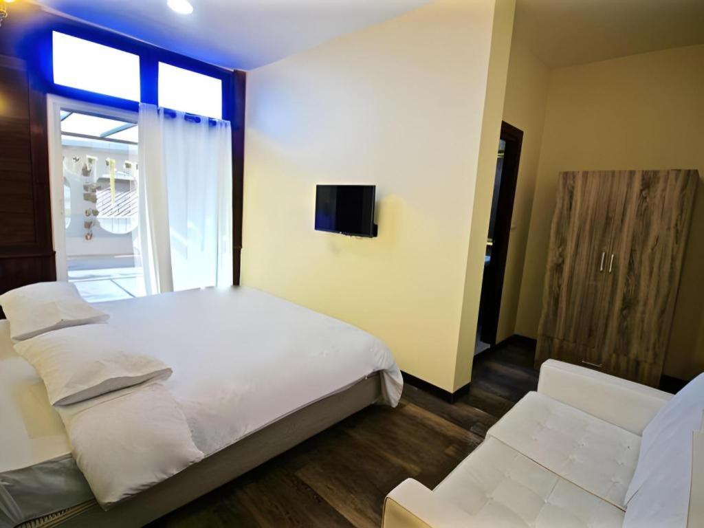 阿特酒店萨南猜 (Art Hotel Sanamchai)