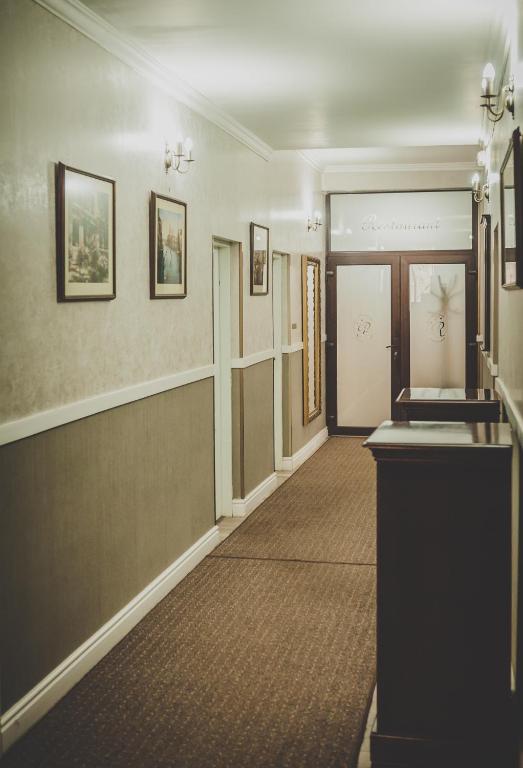Carnival City Hotel Oradea photo