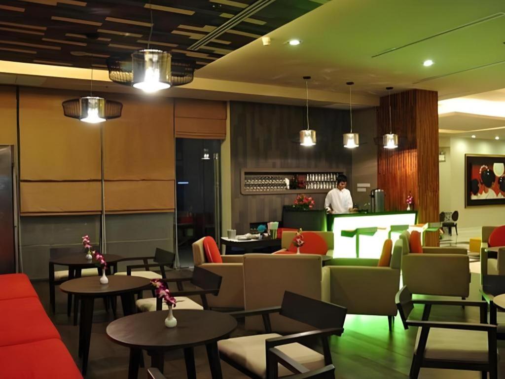 坦容英酒店 (Thamrongin Hotel)