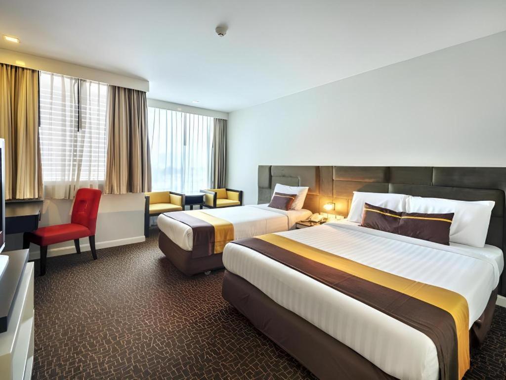 坦容英酒店 (Thamrongin Hotel)