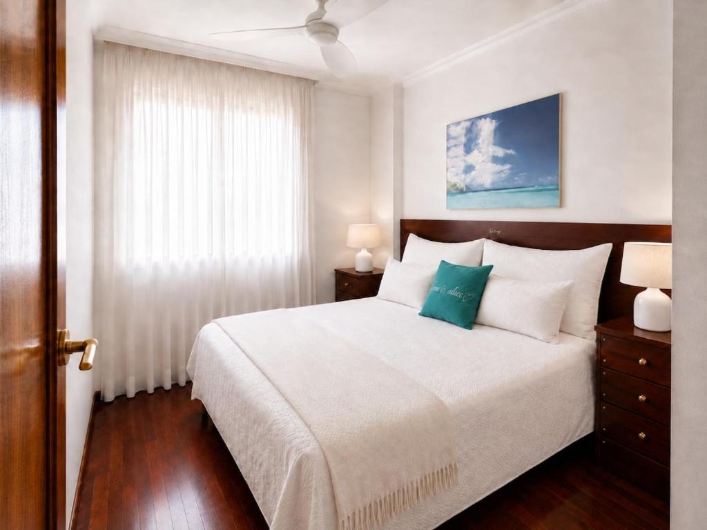 Exclusive in Malaga Beach, swimming pool and comfort - 3