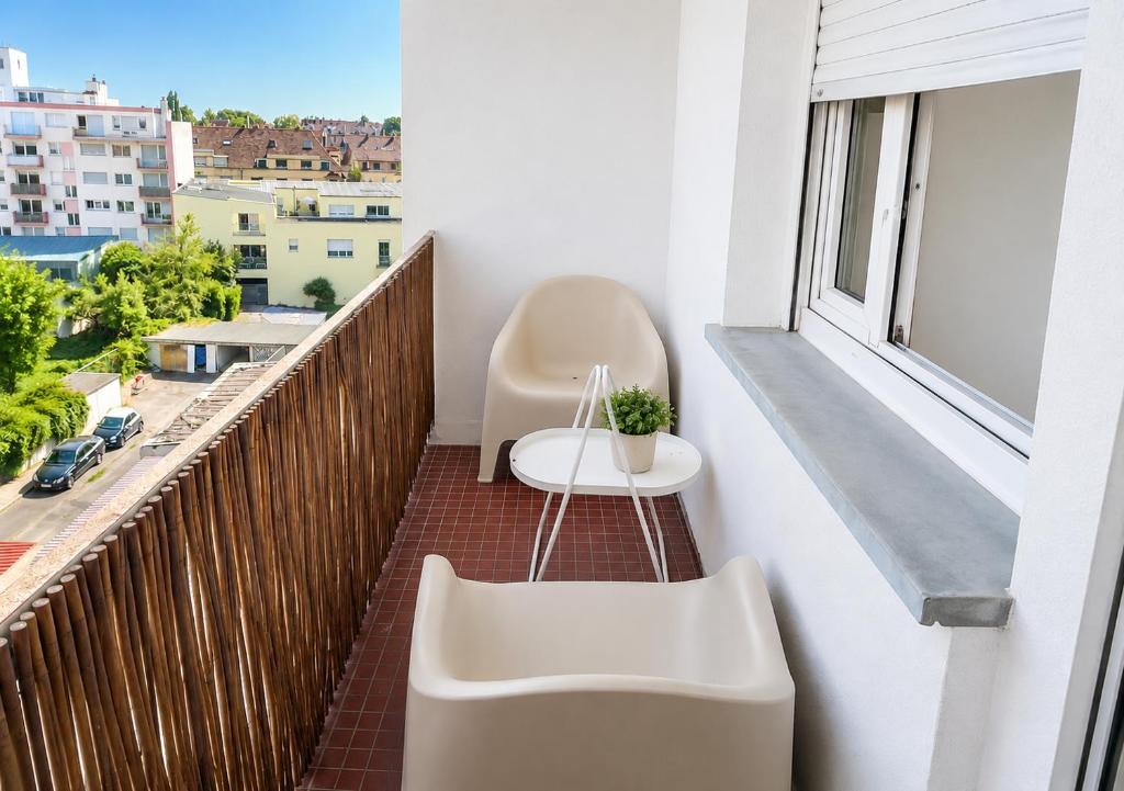 Le Soixante Sept Polygone Appartement deux chambres avec parking - 2