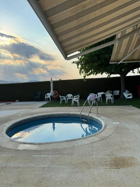 Casa fantástica en zona tranquila Un alojamiento para todos Nuestra casa es perfecta tanto para familias y amigos que buscan descanso, como para ciclistas que desean explorar la zona Para ciclistas ofrecemos un espacio seguro para guardar bicicle - 2