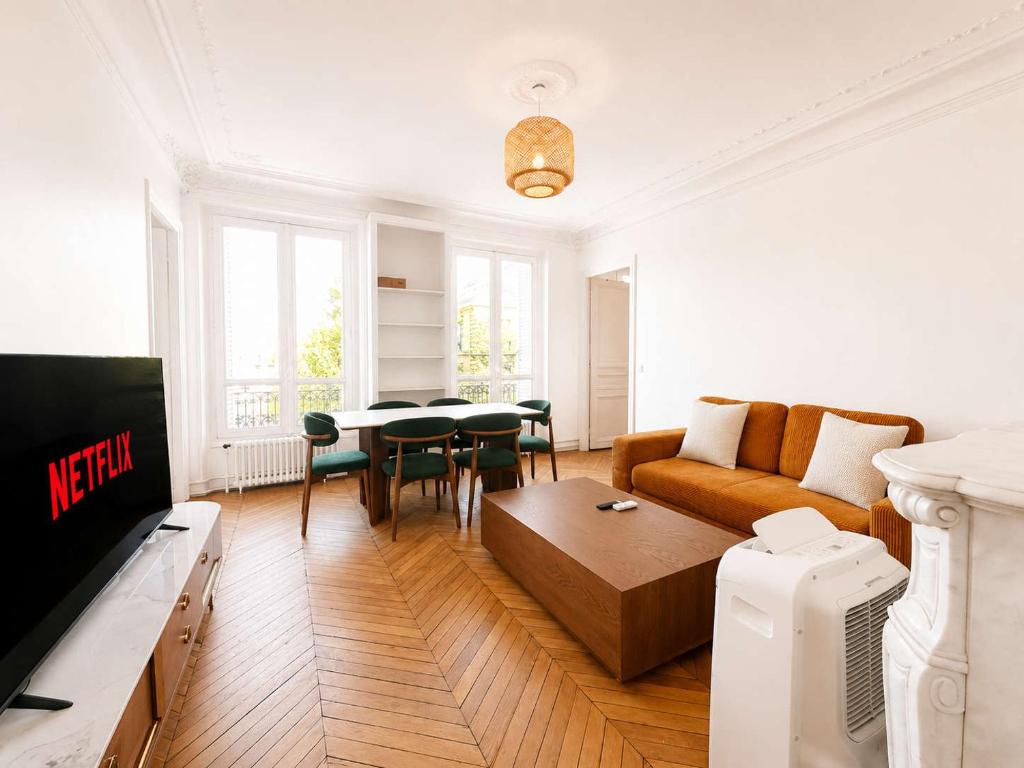 Paris 10 Spacious 2 Bedroom Apartment with Netflix - 5