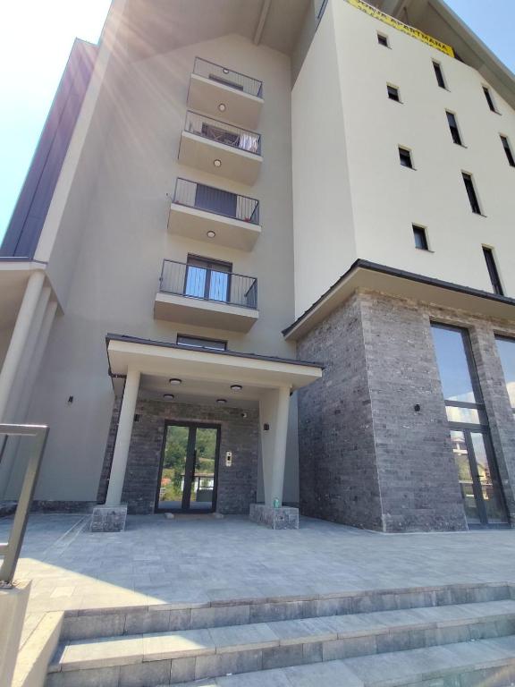 April Apartments - 3