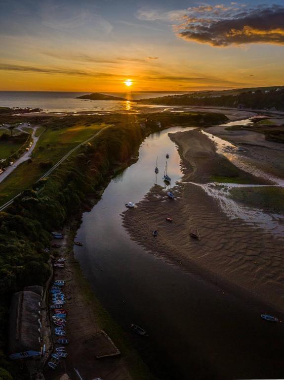 Badgers Den, Bantham, South Devon photo 6