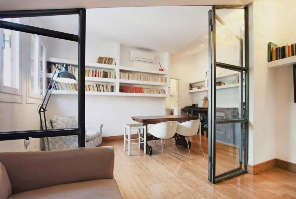 Stylish Paris Stay with Excellent Metro Access - 5