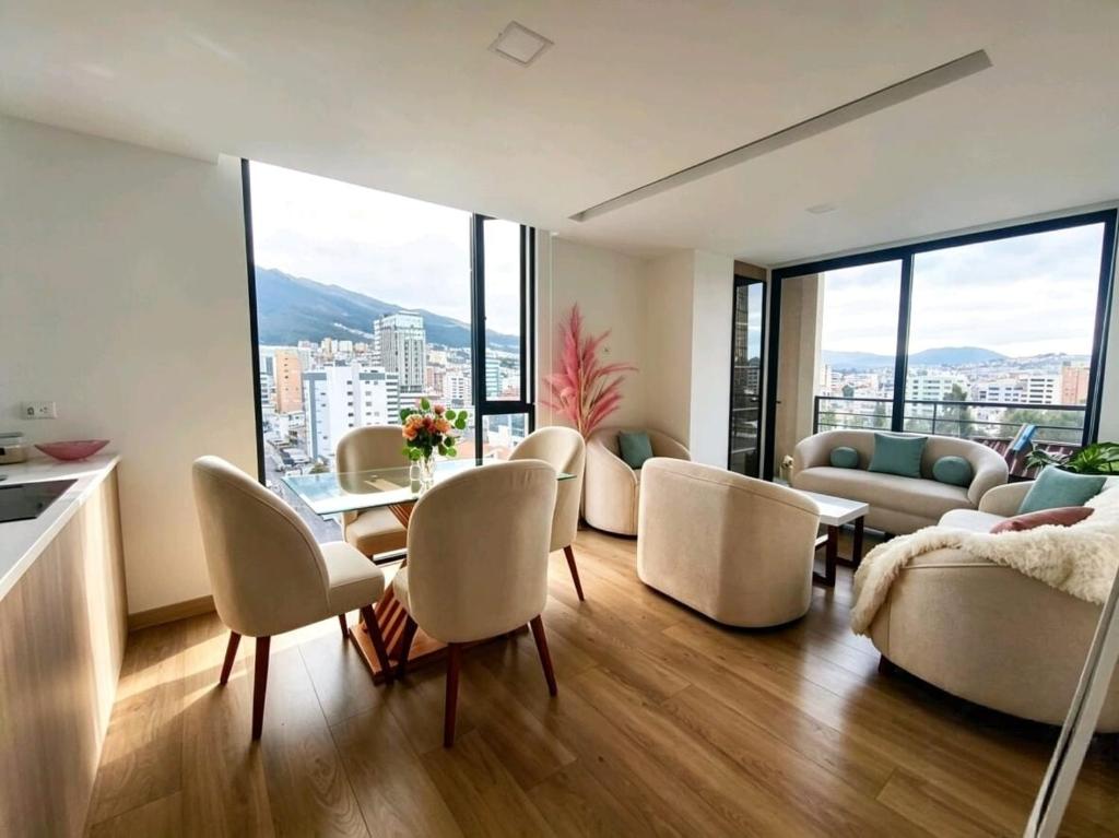 Beautiful apartment with a balcony, Iñaquito area - 1