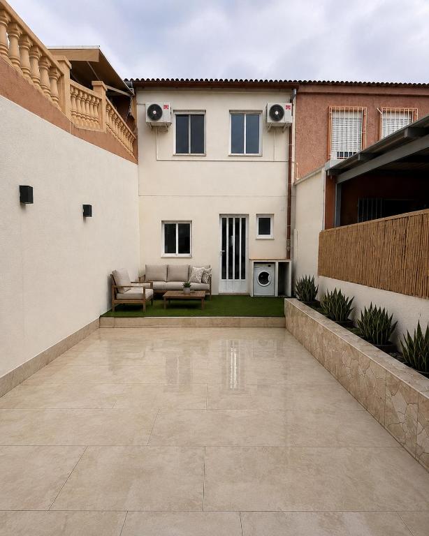 La Marina - 3 Bed House near Beach - 3
