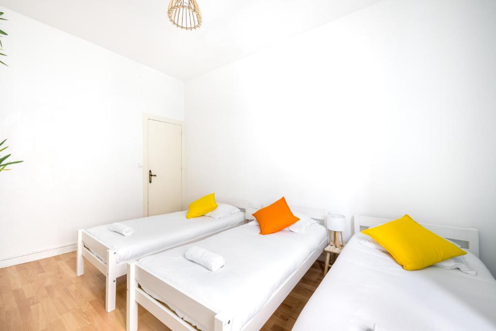 BnGo I Le Coeur Lyonnais I 3 chambres, 2 salles de bain, hypercentre, 3ème étage sans ascenseur - 5