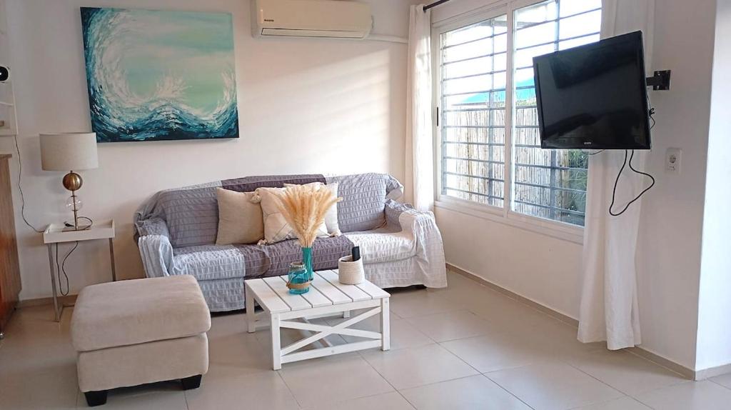 Comfortable and Modern Beach House - 3