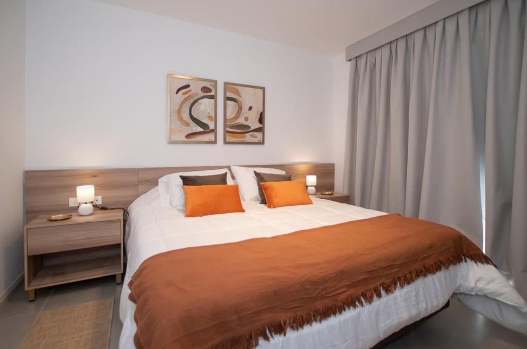 Spacious Unit with Gym Pool and Great Location - 2