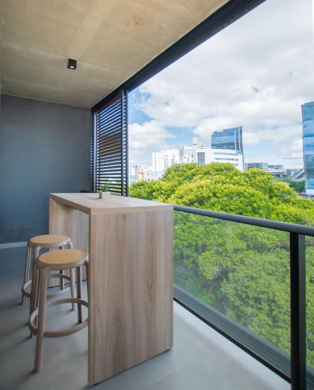 Spacious Unit with Gym Pool and Great Location - 5