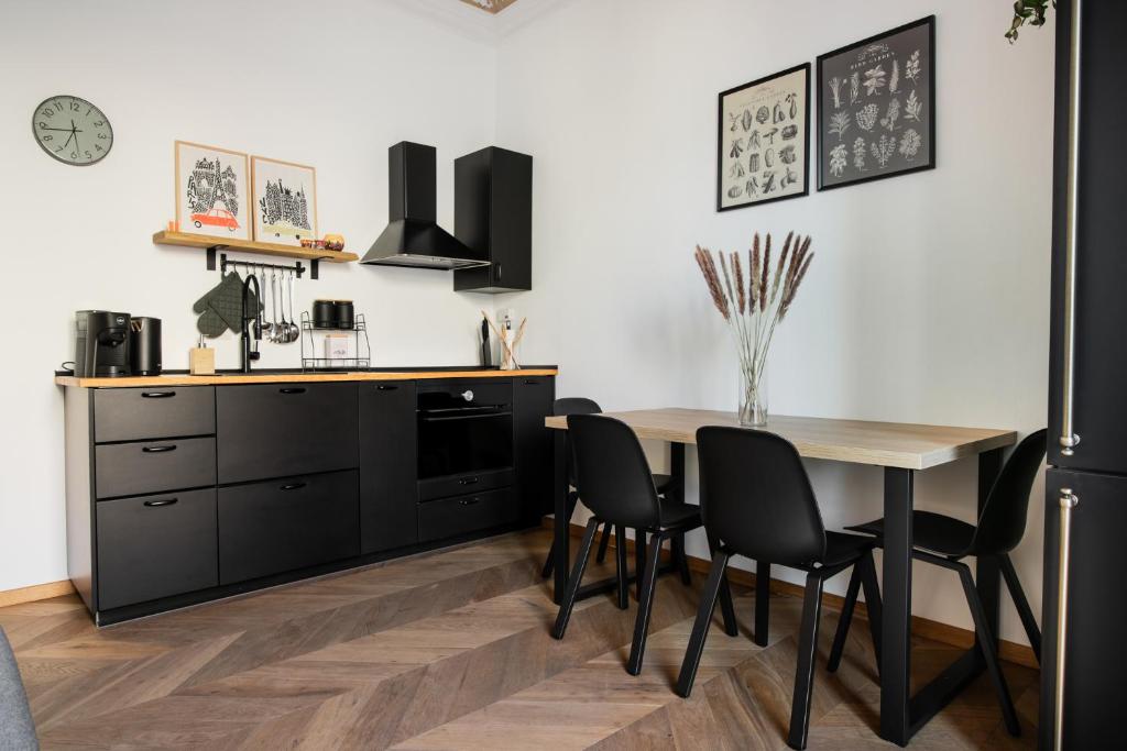 Picta Flat - Baroque apartment with parking and terrace - 3