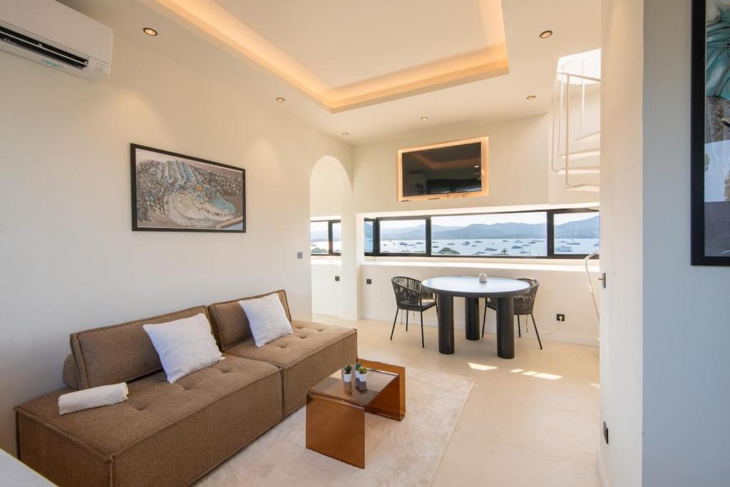 Apartment with panoramic sea view and rooftop - 2