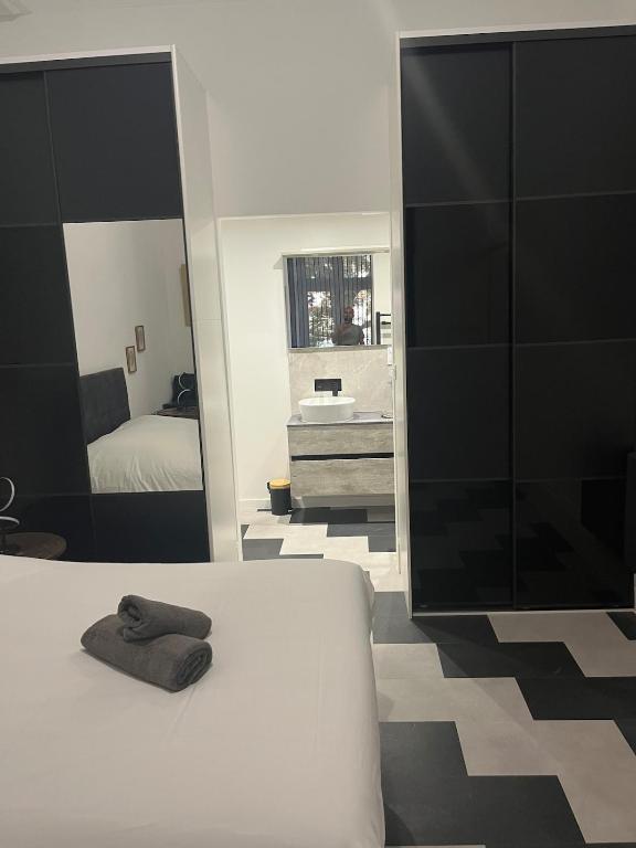 Ambassadeur Luxury residence - 4