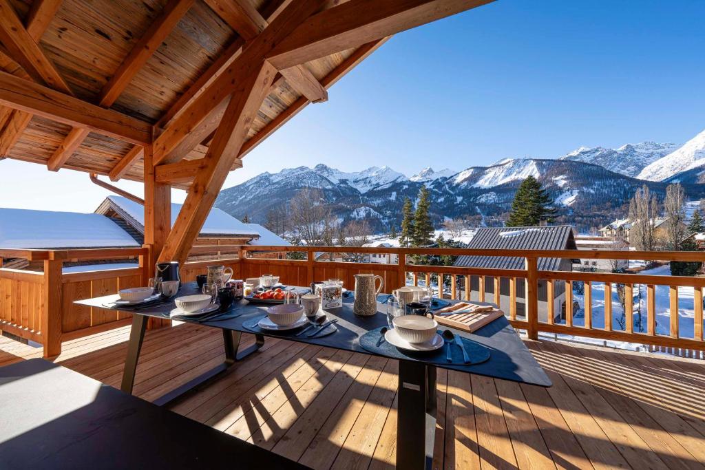 Chalet CICEA Serre Chevalier 5 étoiles Home Cinema Sauna Jacuzzi Billard - 3