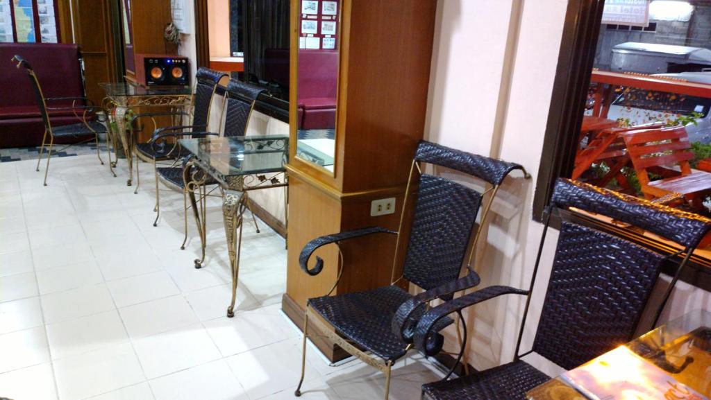 Shared lounge/TV area, Huahin Euro City Hotel in Hua Hin / Cha-am