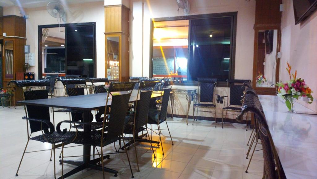 Shared lounge/TV area, Huahin Euro City Hotel in Hua Hin / Cha-am