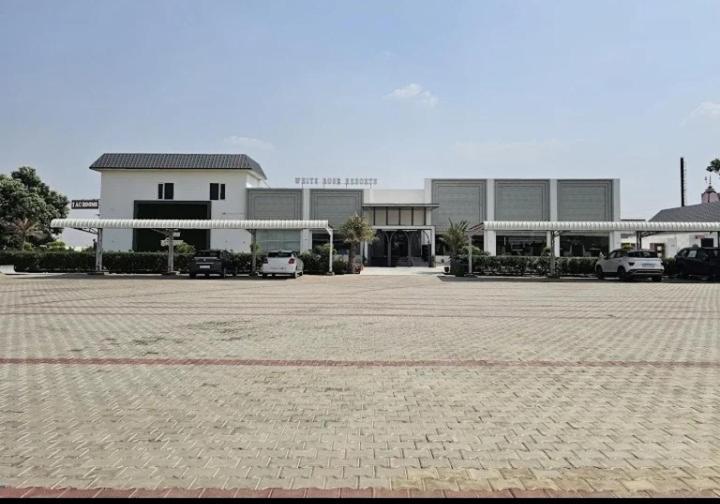 White Rose Resort in Kaithal