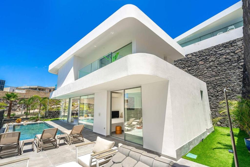 Exclusive private villa with endless ocean views - 3