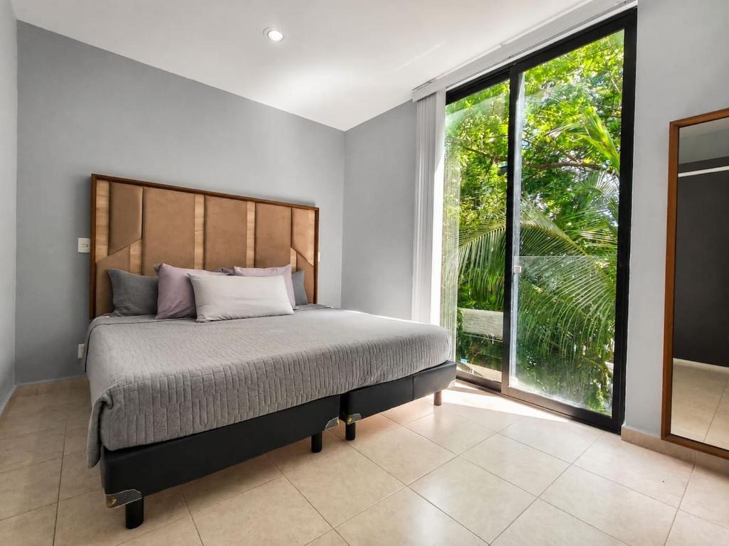 Quiet 2BR Haven with Worspace Surrounded by Nature - 1