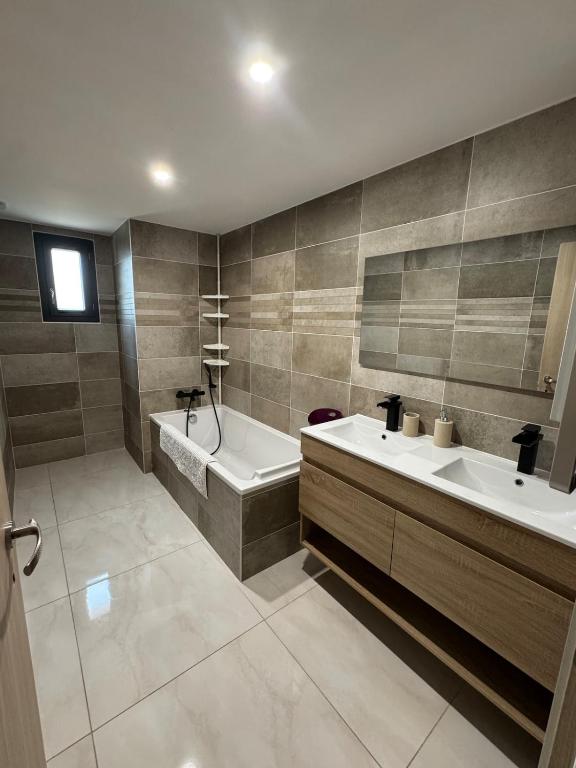 Modern & bright home - 5