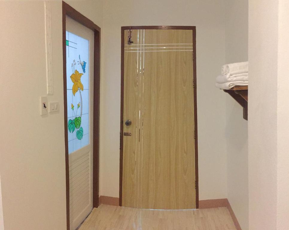 Maesot Siri Hotel photo