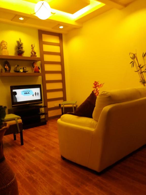 Guestroom, 722 Metropolis Tower Unit 212 in Bacolod (Negros Occidental)