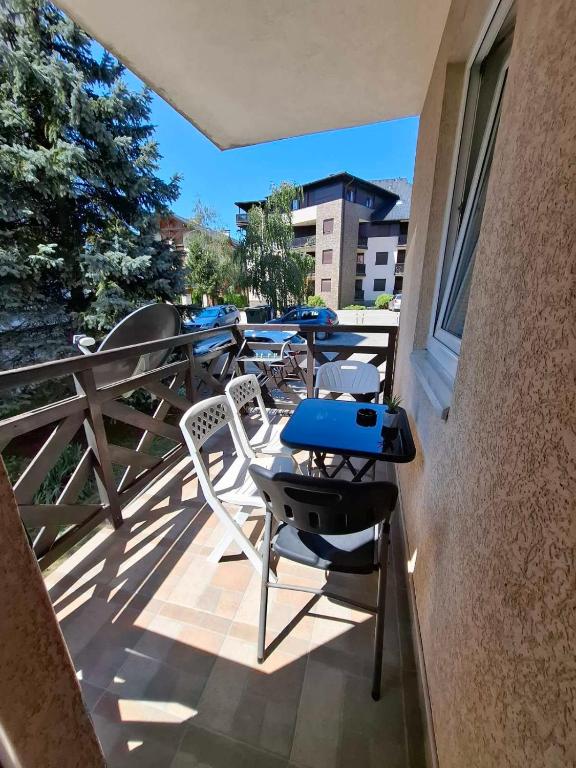 Frida cozy central stay with garden view 2 - 4