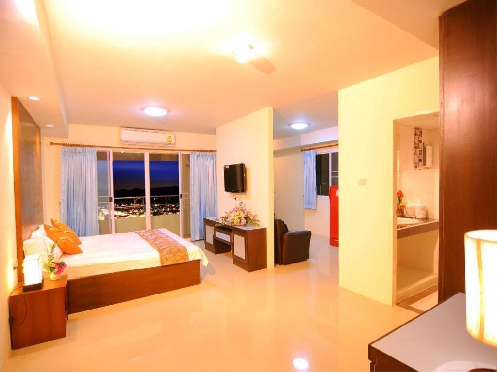 Grand Living Residence