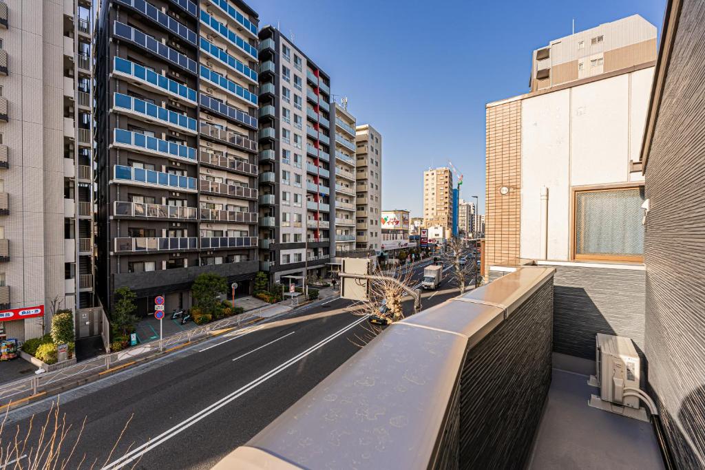 FUNEMACHI E&F Three-story house