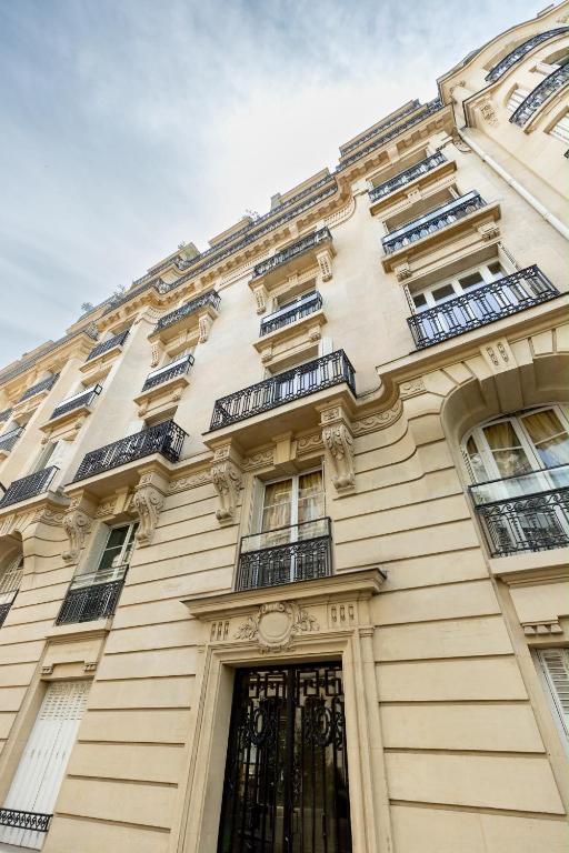 Prestigious 4BR - Sleeps 9 - Eiffel Tower - 2