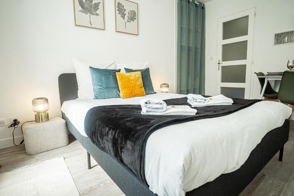 Elegant Apartment - Steps from Cathedral - 2