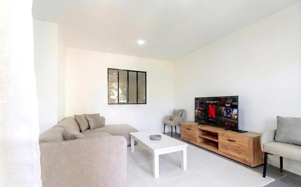 Trocadero - Elegant 2BR - Terrace - 5