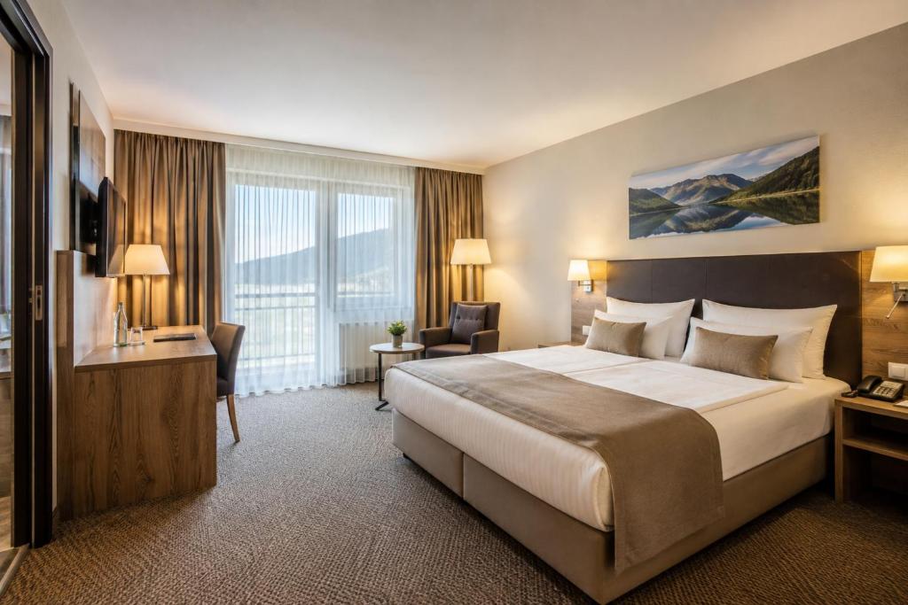 Hotel M K - 1