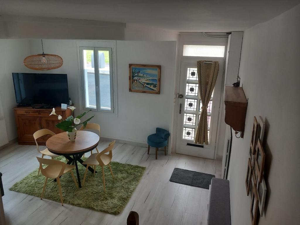 Jolie Maison au bord de l' Océan - 1