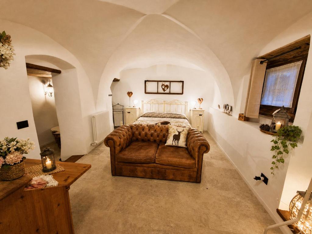 La SUITE delle Scuderie di Casa Bernardi con Vasca Freestanding, PetFiendly con Area Cani - 3